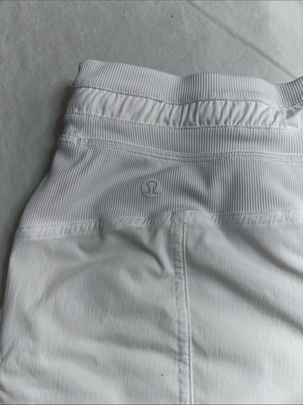 Lululemon Dance Studio High-Rise Short 3.5" Size 8 - Picture 7 of 11